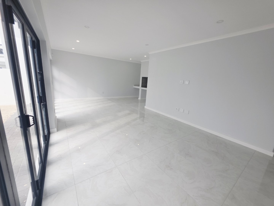 5 Bedroom Property for Sale in Sandown Western Cape